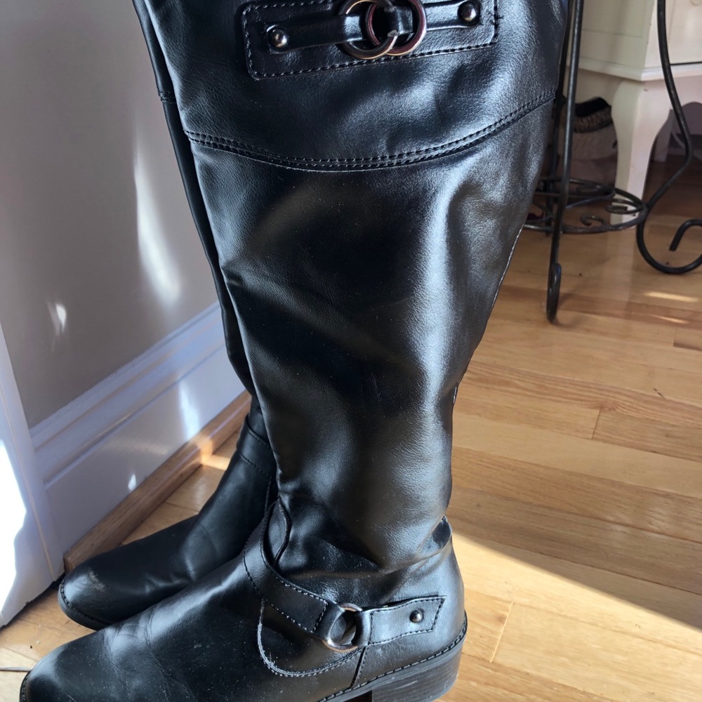 Macy’s winter Boots size 8.5 lightly used